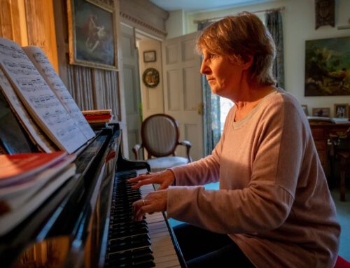Can adults and seniors learn to play piano?